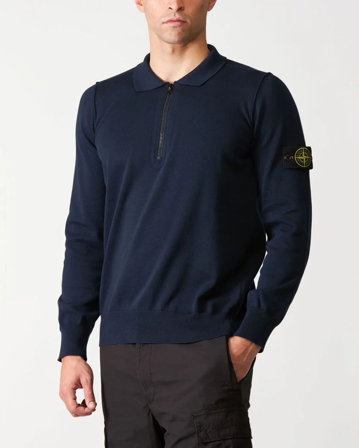 Polo in maglia blu con zip