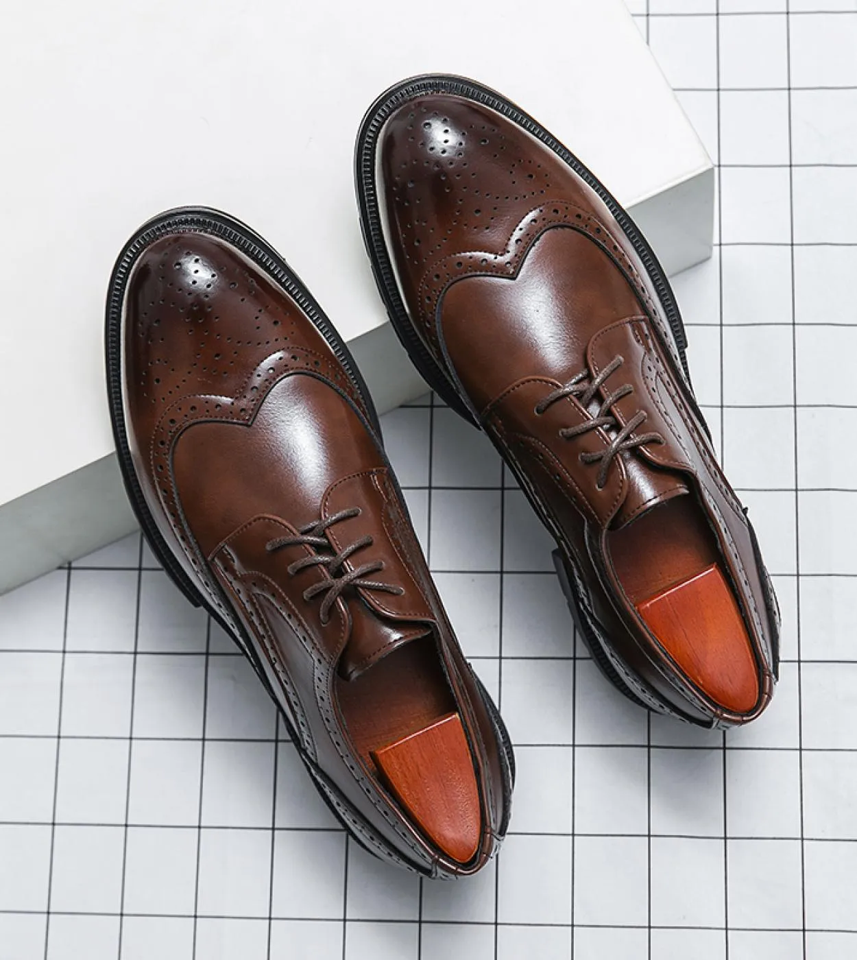 Primavera 2023 New Business Oxford Scarpe da uomo Scarpe da guida Scarpe con lacci Pelle bovina Confortevole Primavera British R
