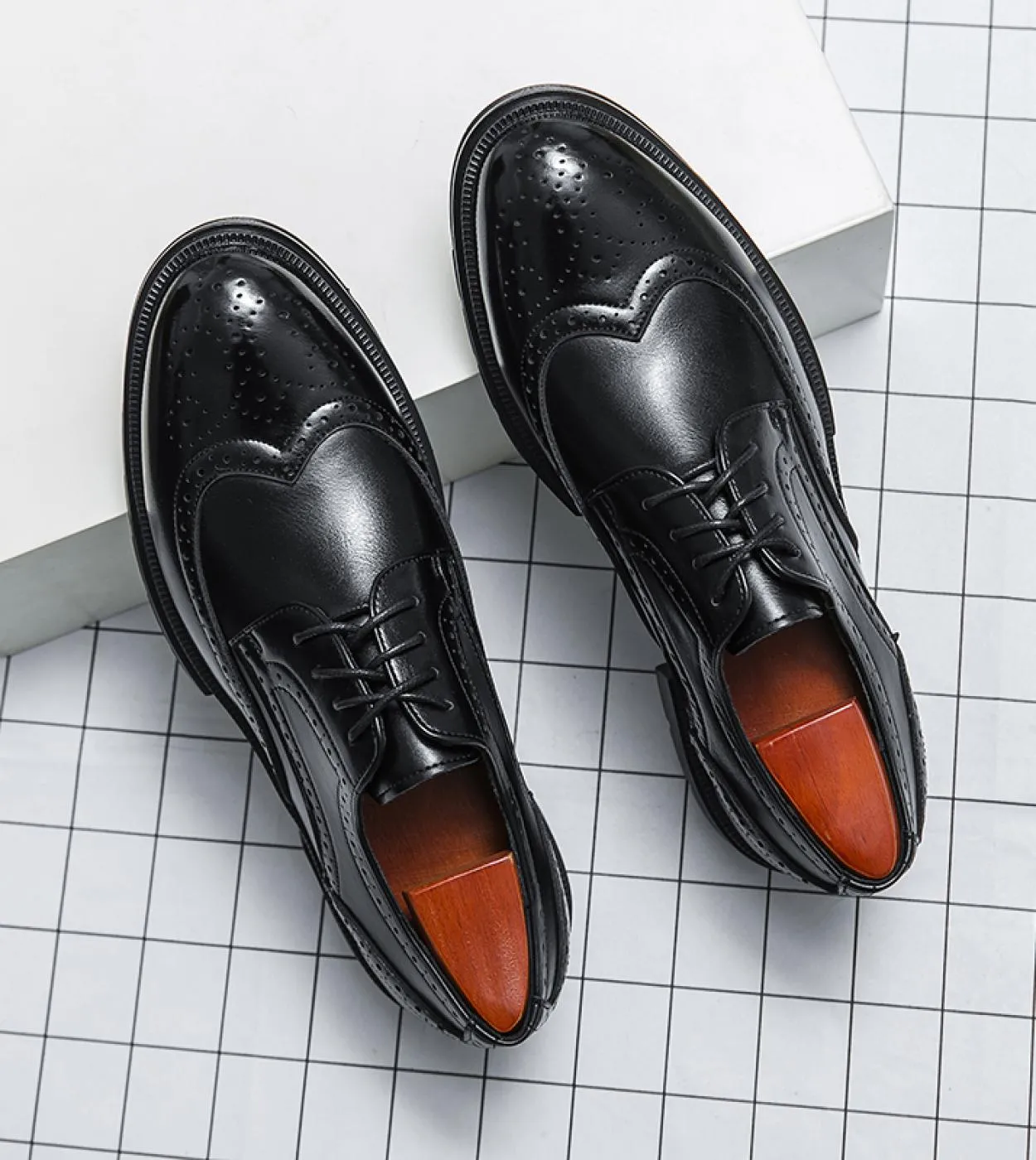 Primavera 2023 New Business Oxford Scarpe da uomo Scarpe da guida Scarpe con lacci Pelle bovina Confortevole Primavera British R