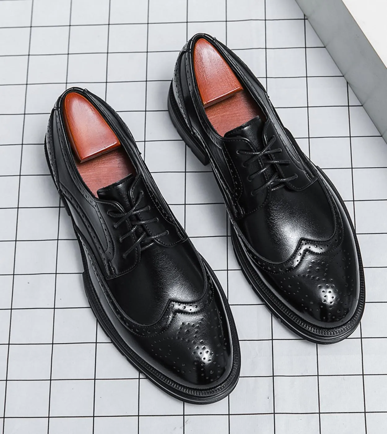 Primavera 2023 New Business Oxford Scarpe da uomo Scarpe da guida Scarpe con lacci Pelle bovina Confortevole Primavera British R