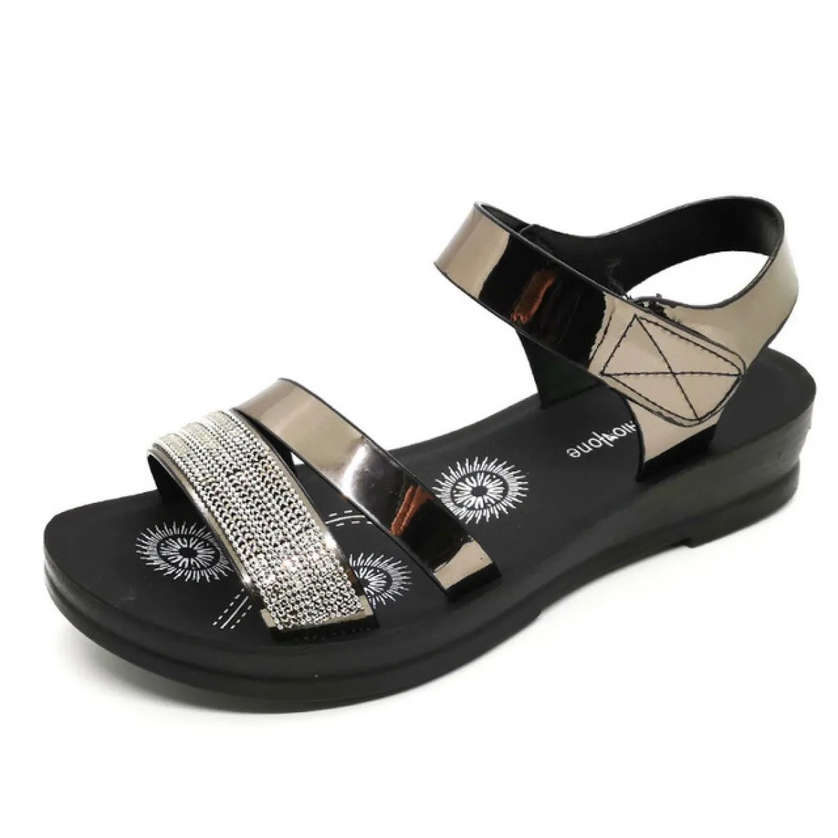 Sandali da donna Moda piatti antiscivolo Sandali versatili Suole morbide 2022 Scarpe estive Vernice Strass Comodi Sanda