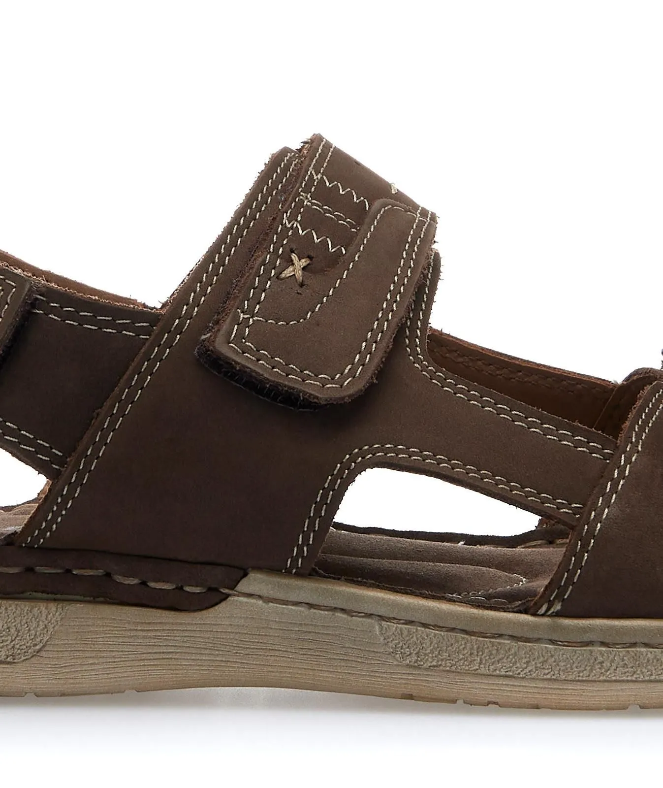 Sandali marroni in pelle con strappi