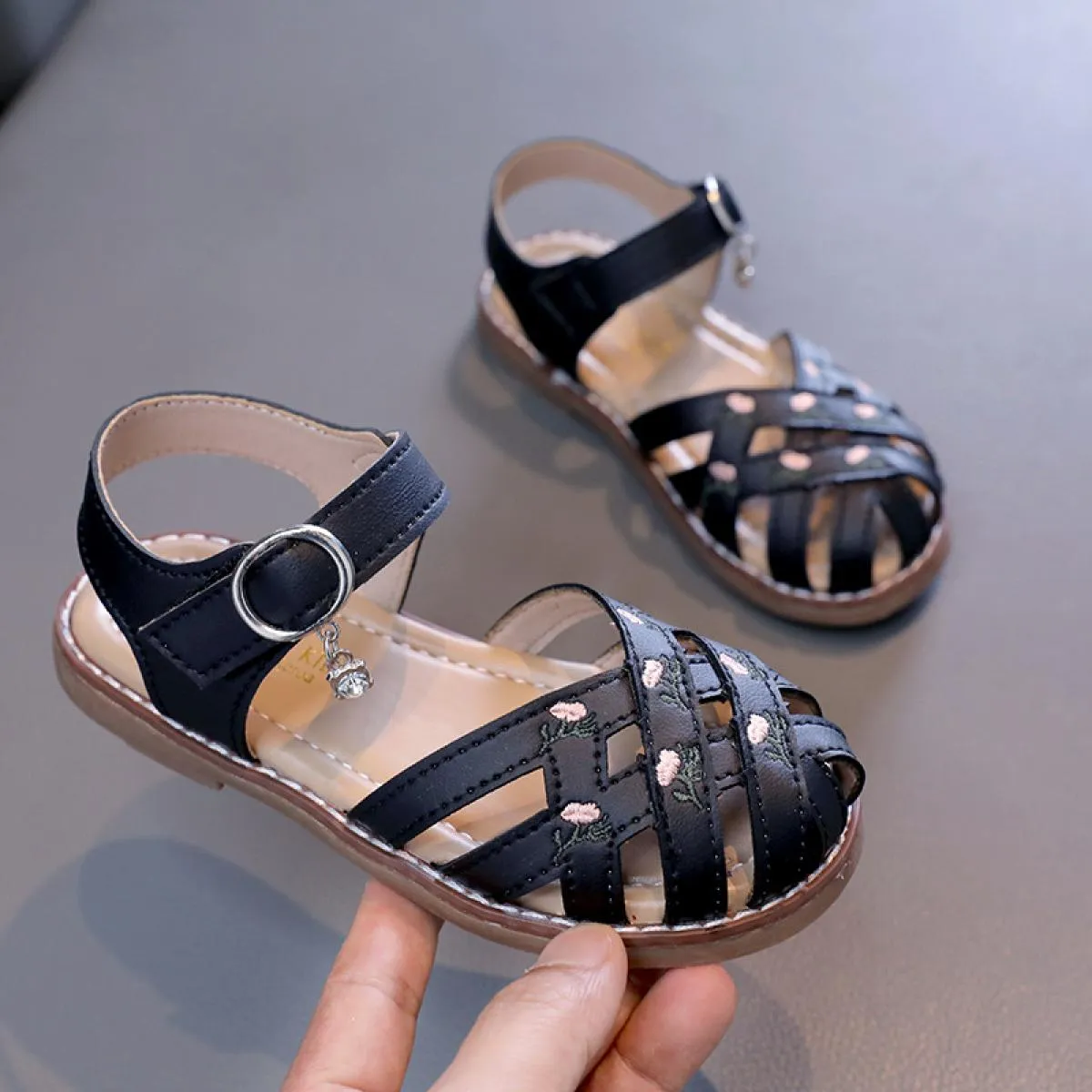 Sandali per bambini Scarpe da spiaggia Scarpe estive per vacanze al mare Ragazze Baby morbide antiscivolo Principessa Scava fuor