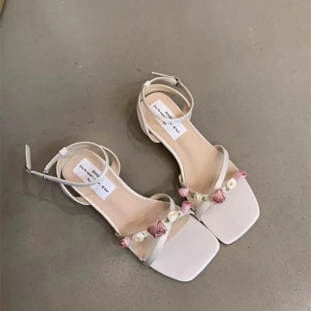 Sandali stile fata per donna Estate 2024 Nuovo stile con gonna, tacco basso, pendolarismo, scarpe romane con un cinturino, alte