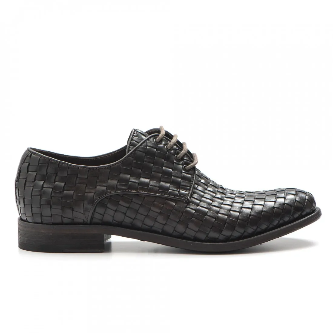Scarpa derby da uomo in pelle intrecciata color cioccolato