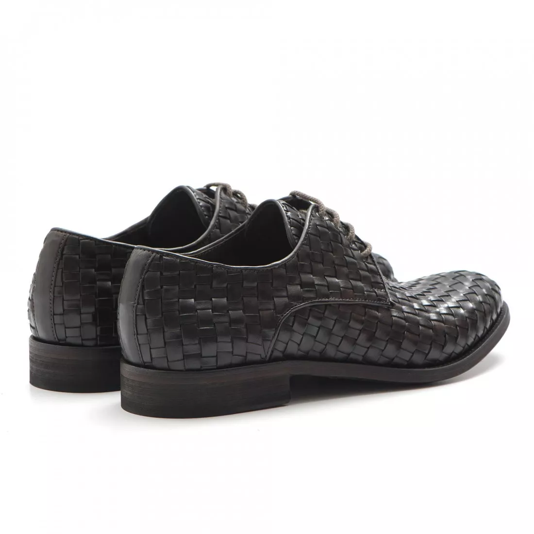 Scarpa derby da uomo in pelle intrecciata color cioccolato