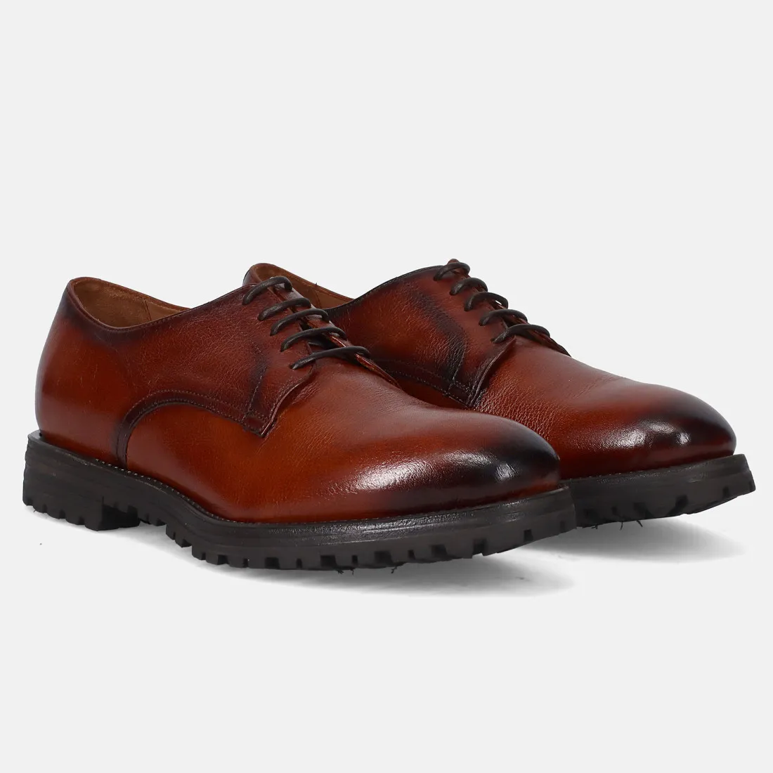 Scarpa derby da uomo Sturlini in pelle color cuoio