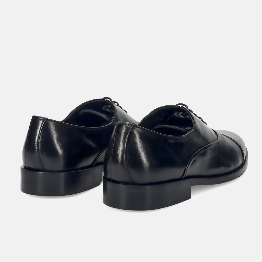 Scarpa stringata oxford da uomo Pawelk's in pelle nera con puntale