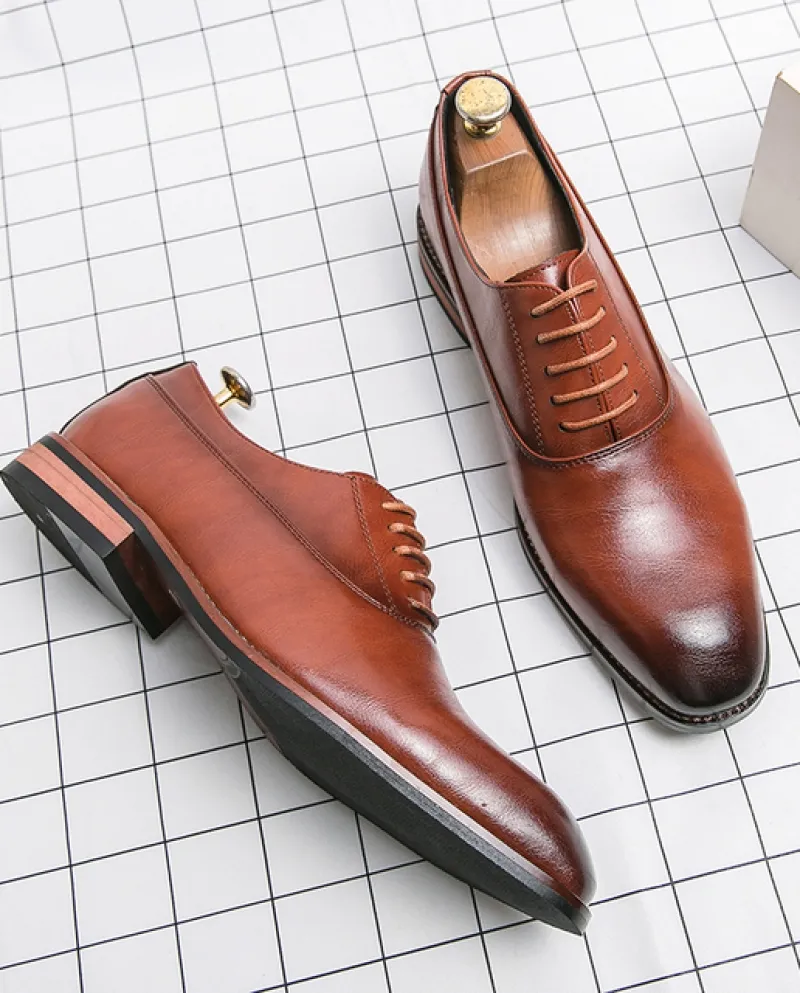 Scarpe a punta a punta sfumate nere di lusso Mocassini in pelle di alta qualità Slip On Flat Pointed Toe Designer Mens Wedding S