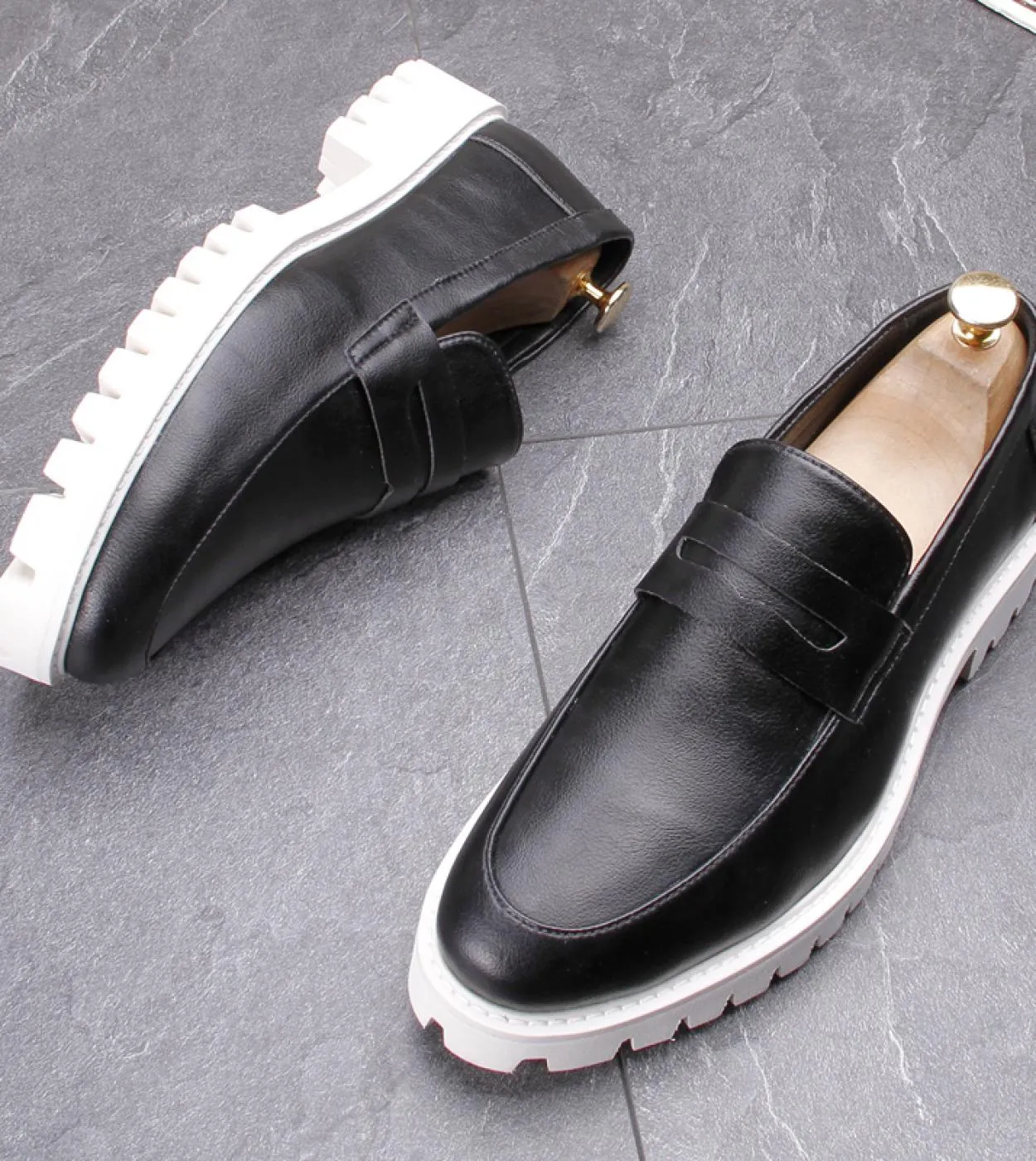 Scarpe casual con plateau da uomo con suola spessa Mocassini firmati da uomo per giovani Slip On Social Sneaker da uomo di alta