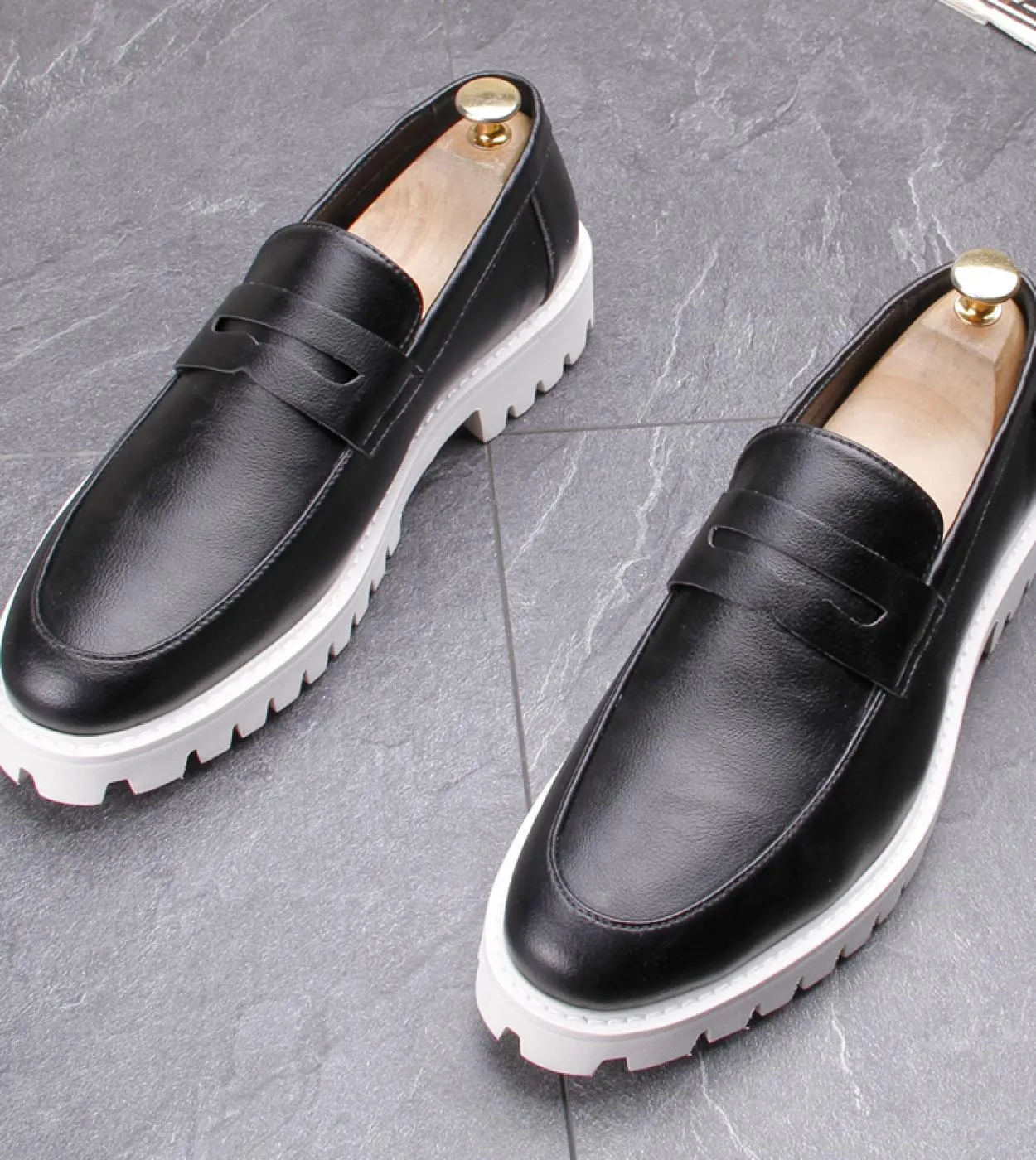 Scarpe casual con plateau da uomo con suola spessa Mocassini firmati da uomo per giovani Slip On Social Sneaker da uomo di alta