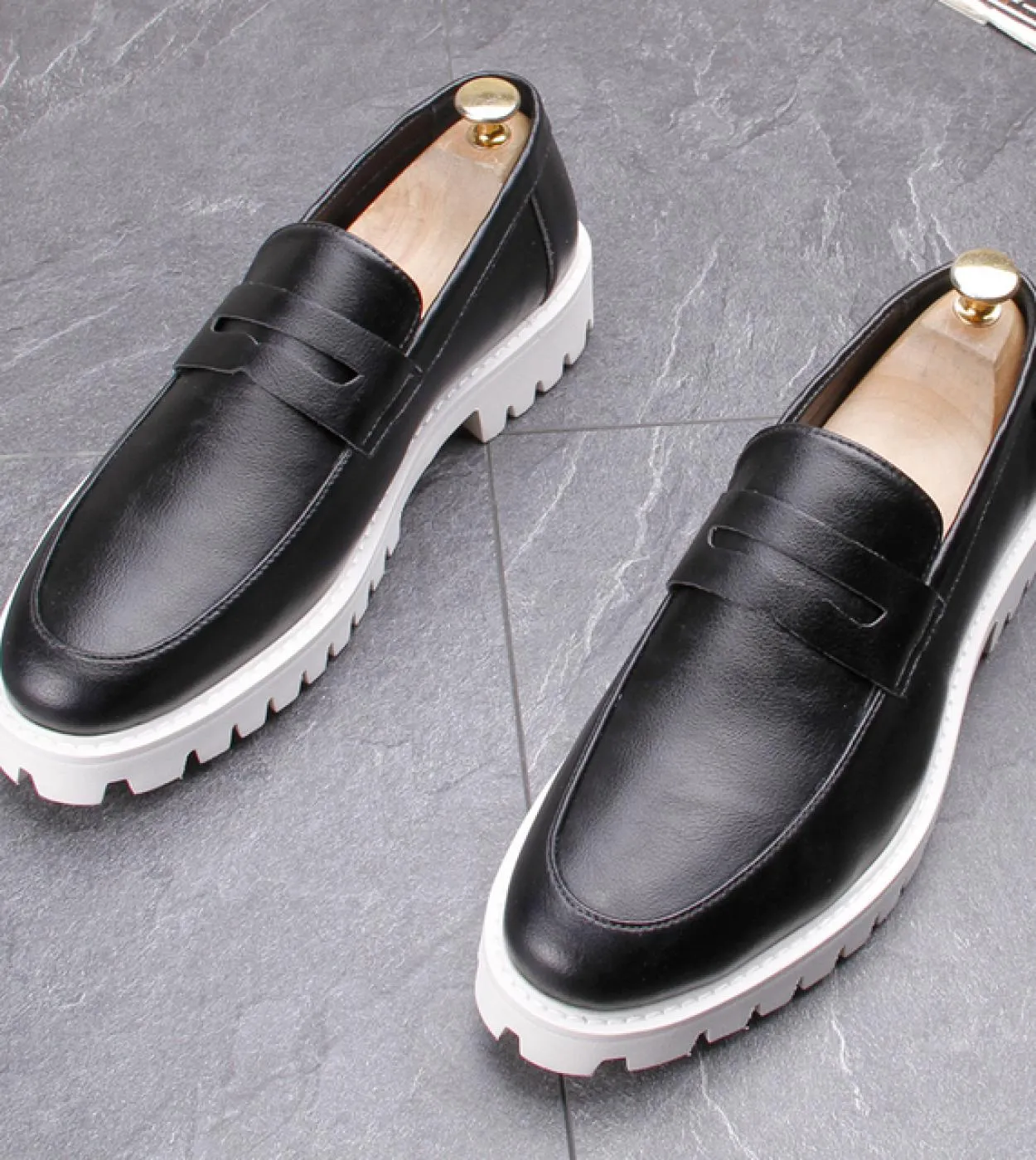 Scarpe casual con plateau da uomo con suola spessa Mocassini firmati da uomo per giovani Slip On Social Sneaker da uomo di alta
