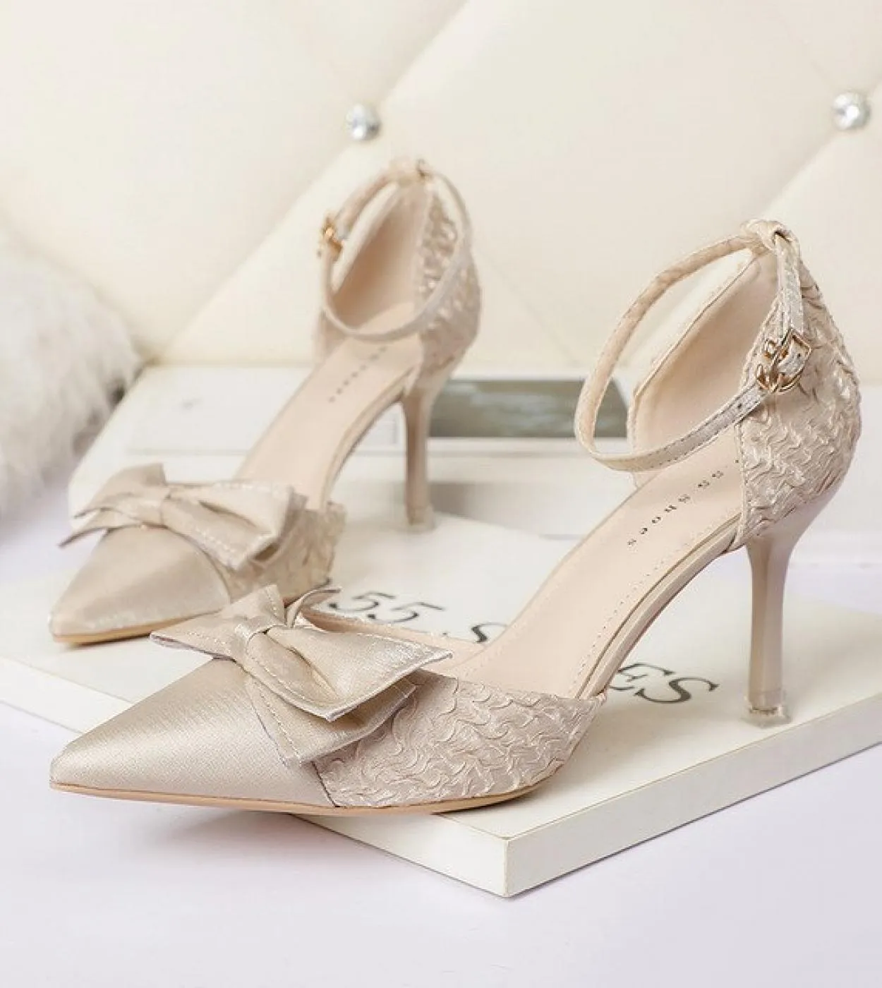 Scarpe da donna con tacco alto moda scarpe da donna 2022 nuove scarpe bowknot scarpe da sposa scarpe da festa scarpe da donna ca
