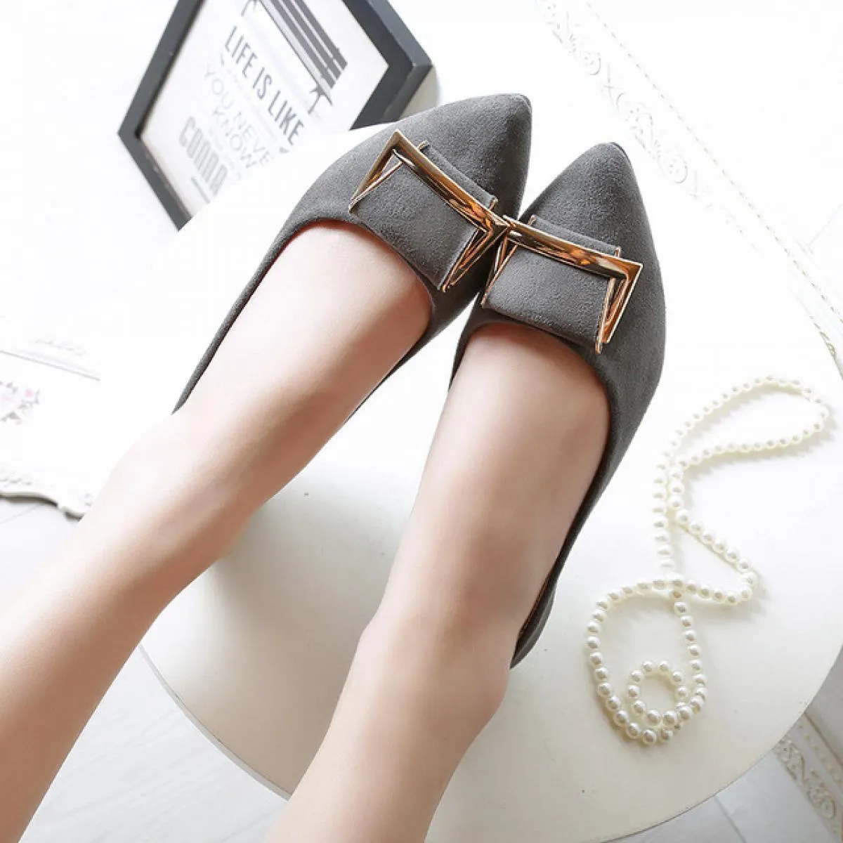 Scarpe da donna di lusso Scarpe basse Scarpe da barca Mocassini moda Flock a punta Scarpe basse in cristallo Donna Plus Size 34