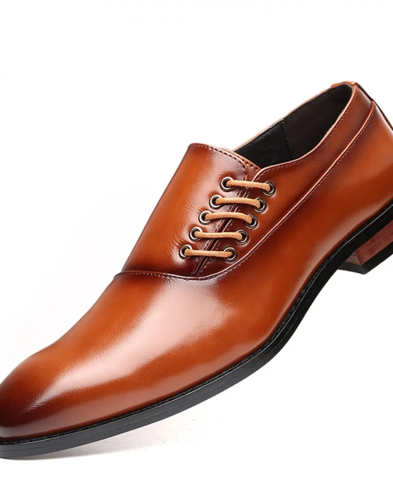 Scarpe da sposa in pelle verniciata con slip a punta di nuova tendenza di design per mocassini casual da uomo Abito formale da l