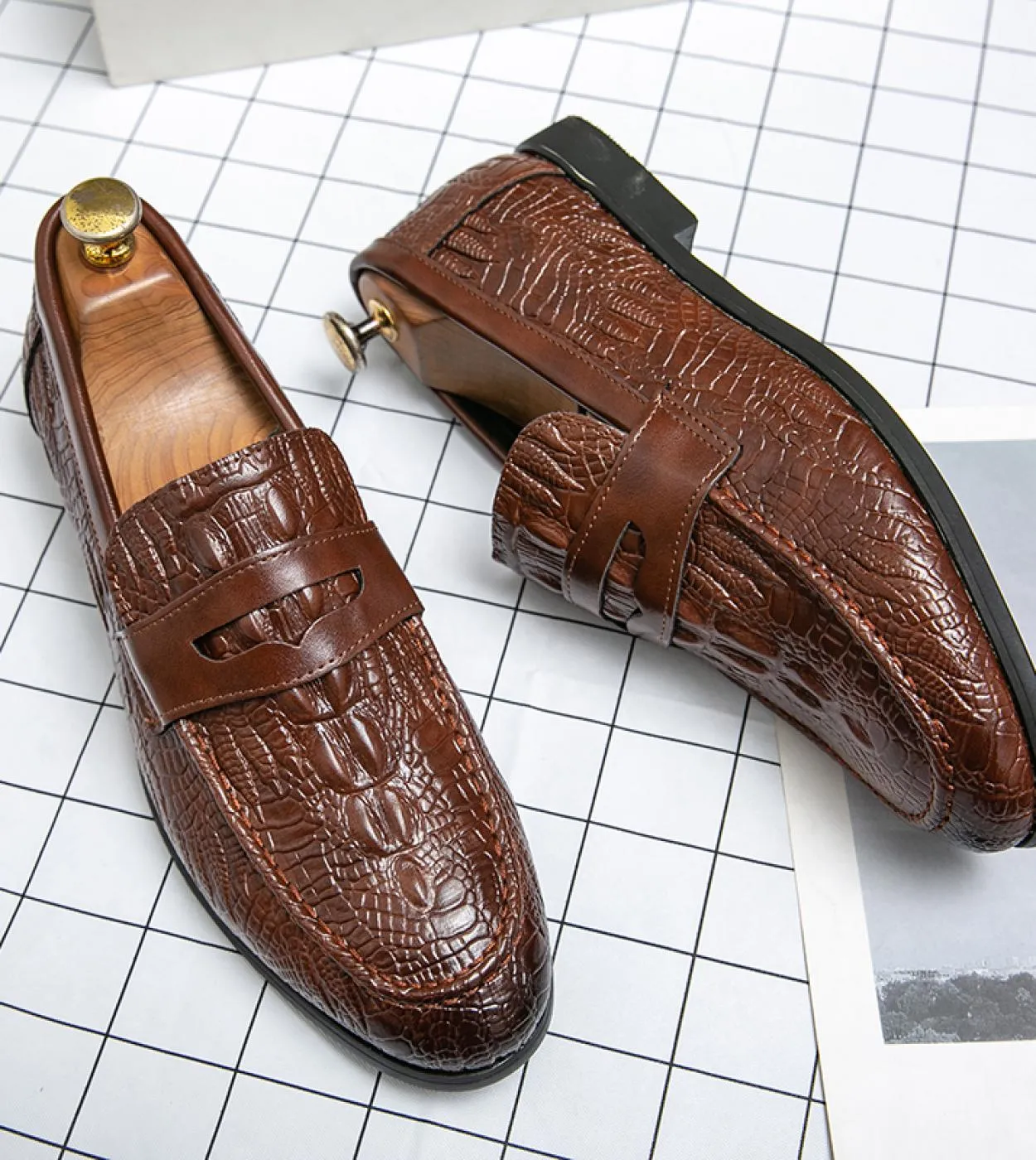 Scarpe da uomo in pelle primavera di lusso Scarpe da guida comode con suola morbida Mocassini Scarpe da uomo in pelle di alta qu