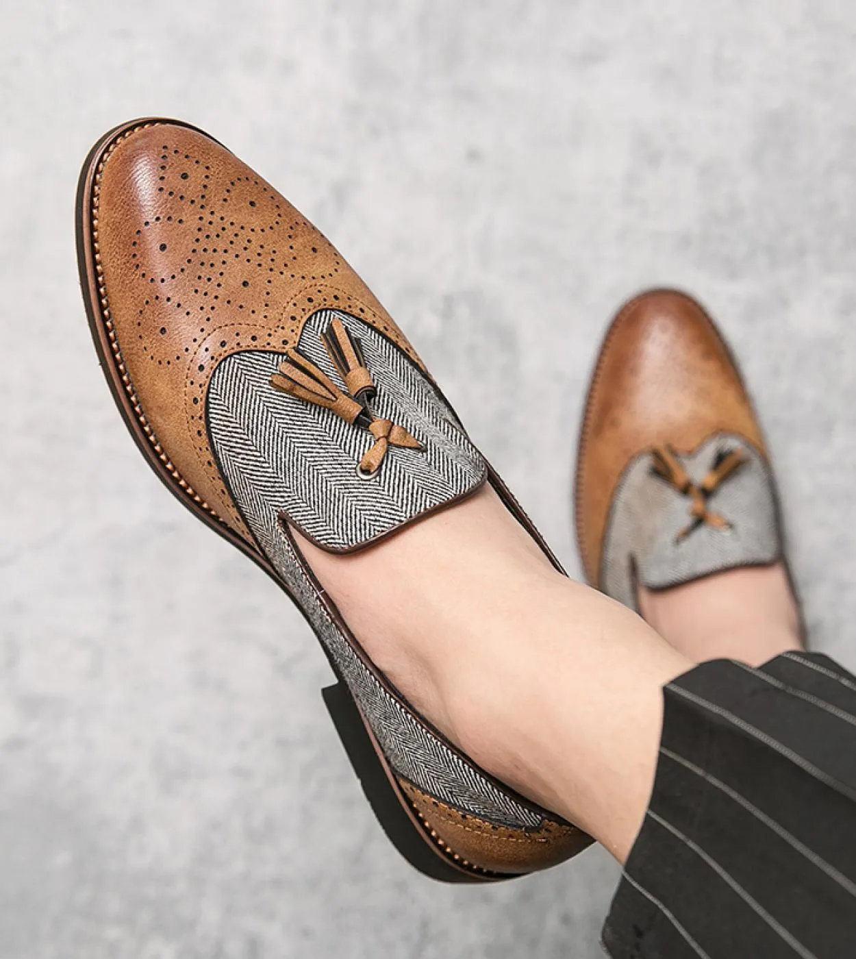 Scarpe da uomo Scarpa elegante in pelle 2022 Scarpa da sposa formale da uomo con punta a punta Mocassini casual Oxford da uffici