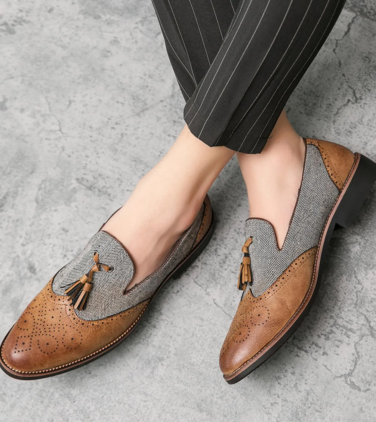 Scarpe da uomo Scarpa elegante in pelle 2022 Scarpa da sposa formale da uomo con punta a punta Mocassini casual Oxford da uffici