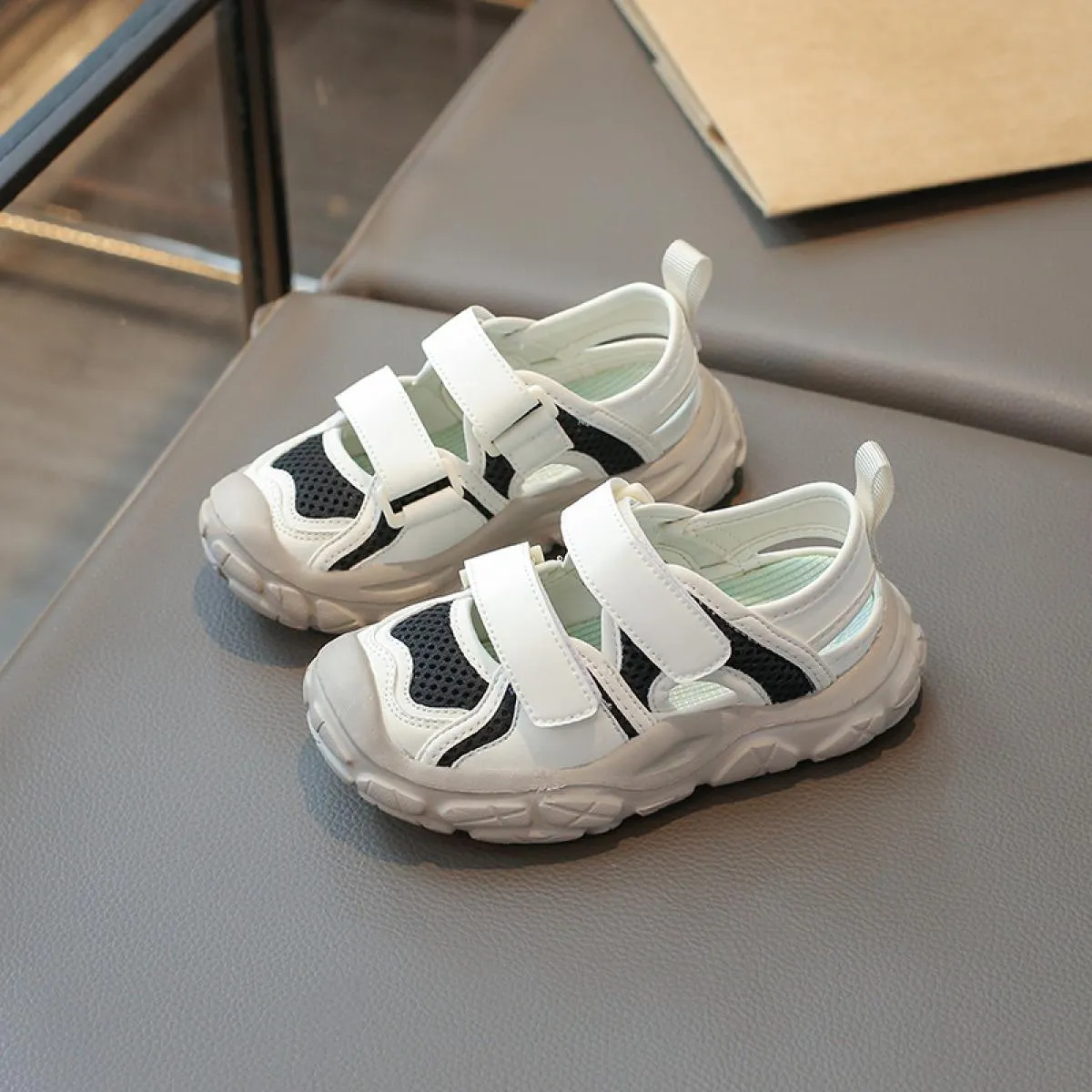 Scarpe estive per bambini Sandali per bambini Sandali per ragazzi traspiranti Scarpe per bambini Protezione esterna delle dita d