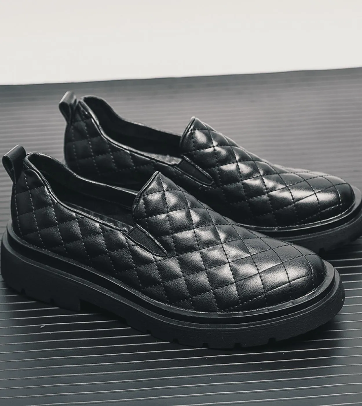 Scarpe in pelle morbida Scarpe da guida di moda di lusso Mocassini casual da uomo Abito formale da lavoro Scarpe da sposa Calzat