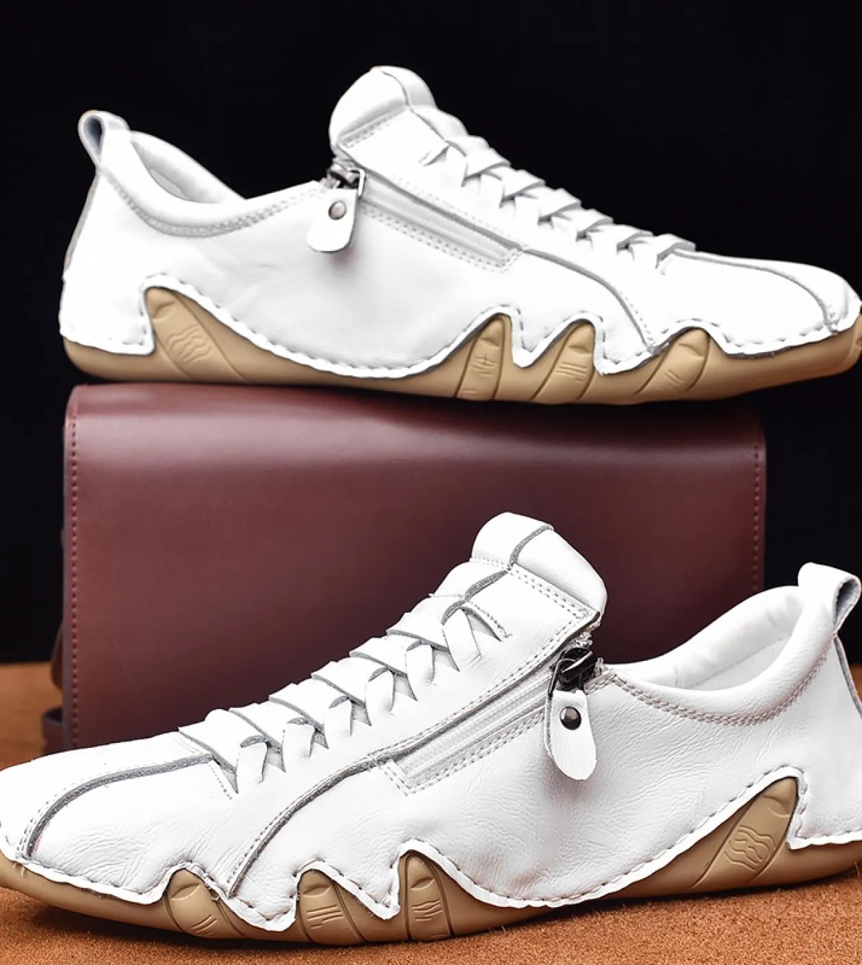 Scarpe sportive da esterno bianche Scarpe da uomo in pelle di moda Mocassini casual da uomo Scarpe comode da uomo piatte Guida a