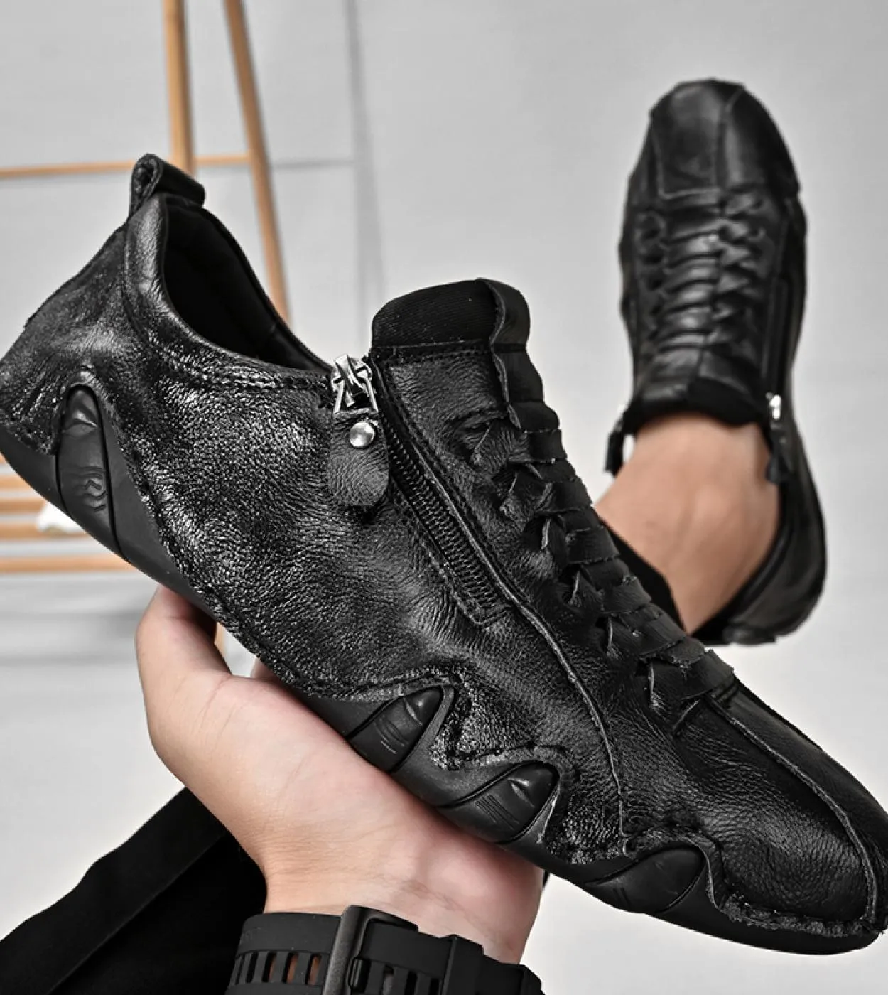 Scarpe sportive da esterno bianche Scarpe da uomo in pelle di moda Mocassini casual da uomo Scarpe comode da uomo piatte Guida a