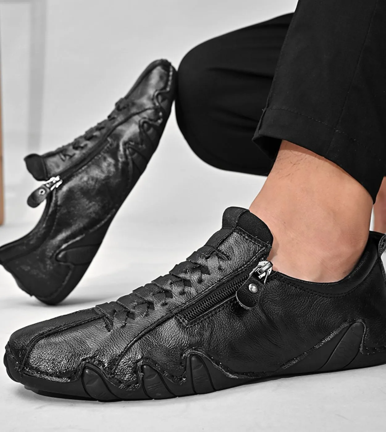 Scarpe sportive da esterno bianche Scarpe da uomo in pelle di moda Mocassini casual da uomo Scarpe comode da uomo piatte Guida a