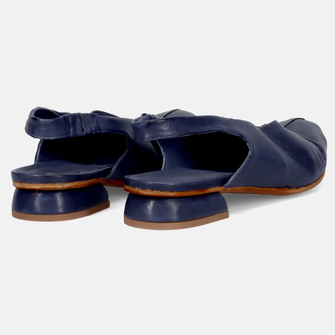 Slingback tacco basso Kudetà in morbida pelle blu oltremare
