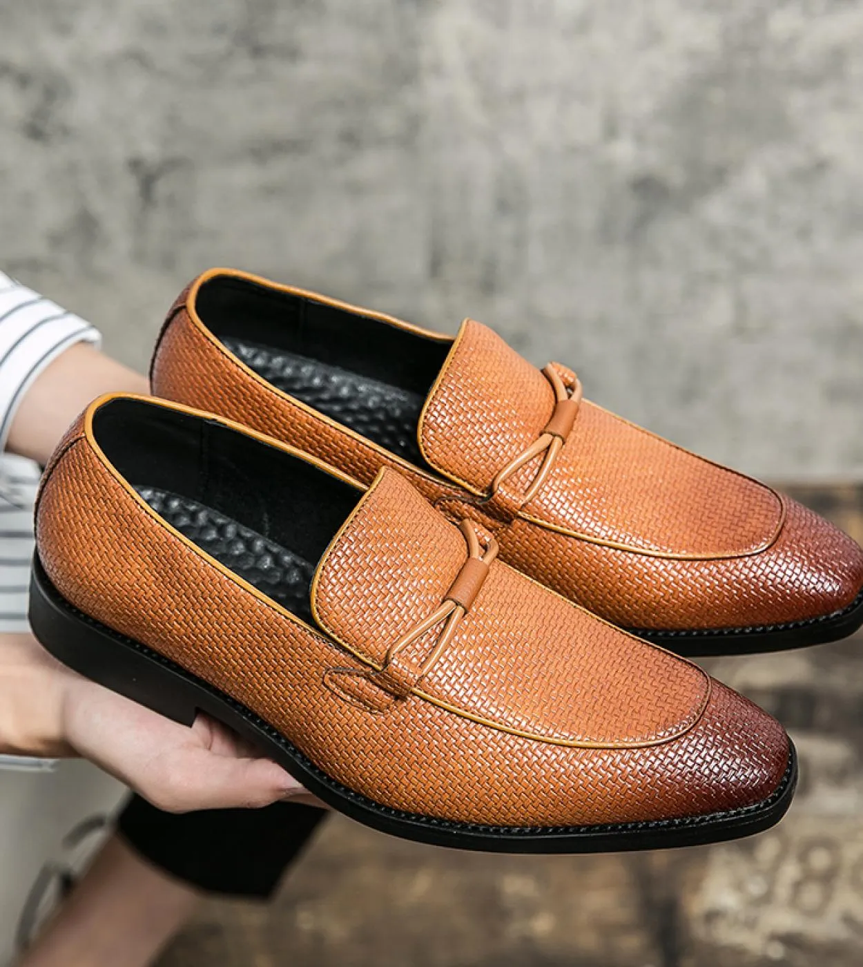 Spring New Luxury Brand Mocassini con punta a punta Scarpe casual da uomo Slip On Scarpe eleganti in pelle Taglia 38 48 Guida co