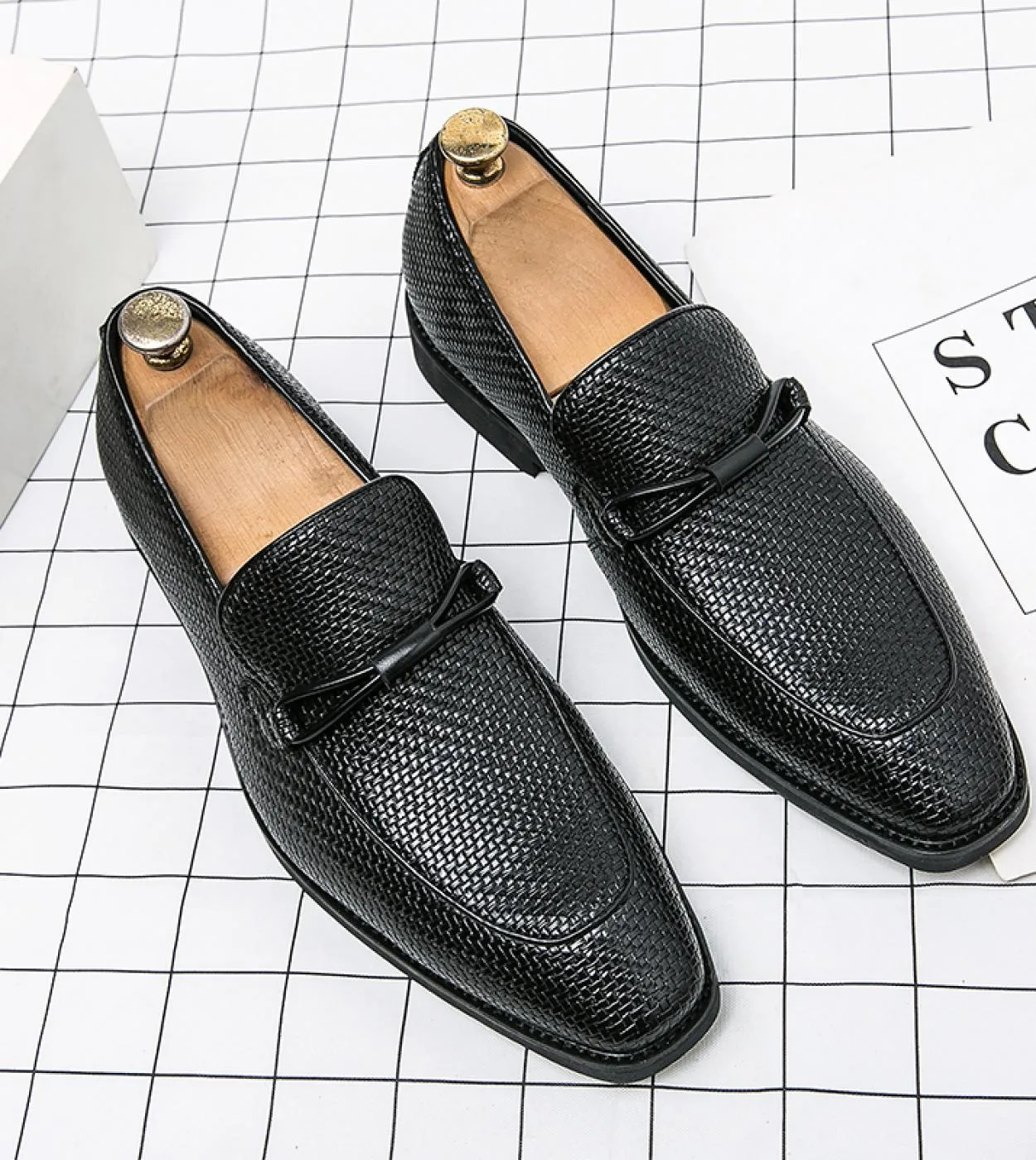Spring New Luxury Brand Mocassini con punta a punta Scarpe casual da uomo Slip On Scarpe eleganti in pelle Taglia 38 48 Guida co