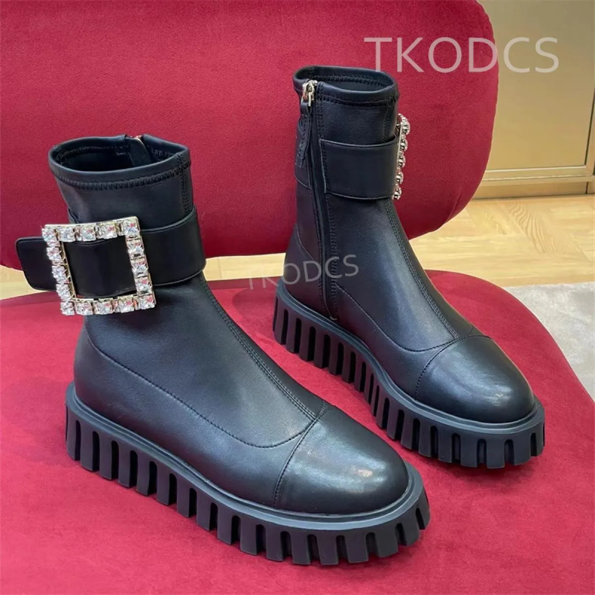 Stivaletti corti da donna alla moda Stivaletti da donna con plateau con fibbia in cristallo in vera pelle Nuova cerniera con pun