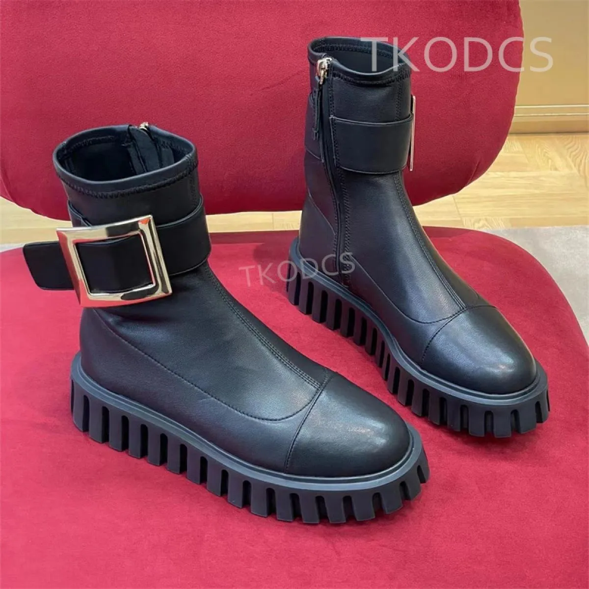 Stivaletti corti da donna alla moda Stivaletti da donna con plateau con fibbia in cristallo in vera pelle Nuova cerniera con pun