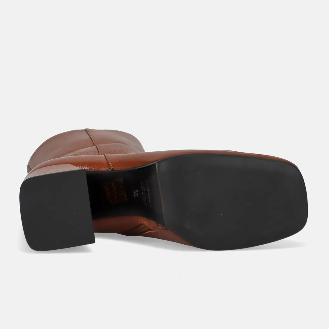 Stivaletto Chantal marrone in pelle con tacco largo e morsetto