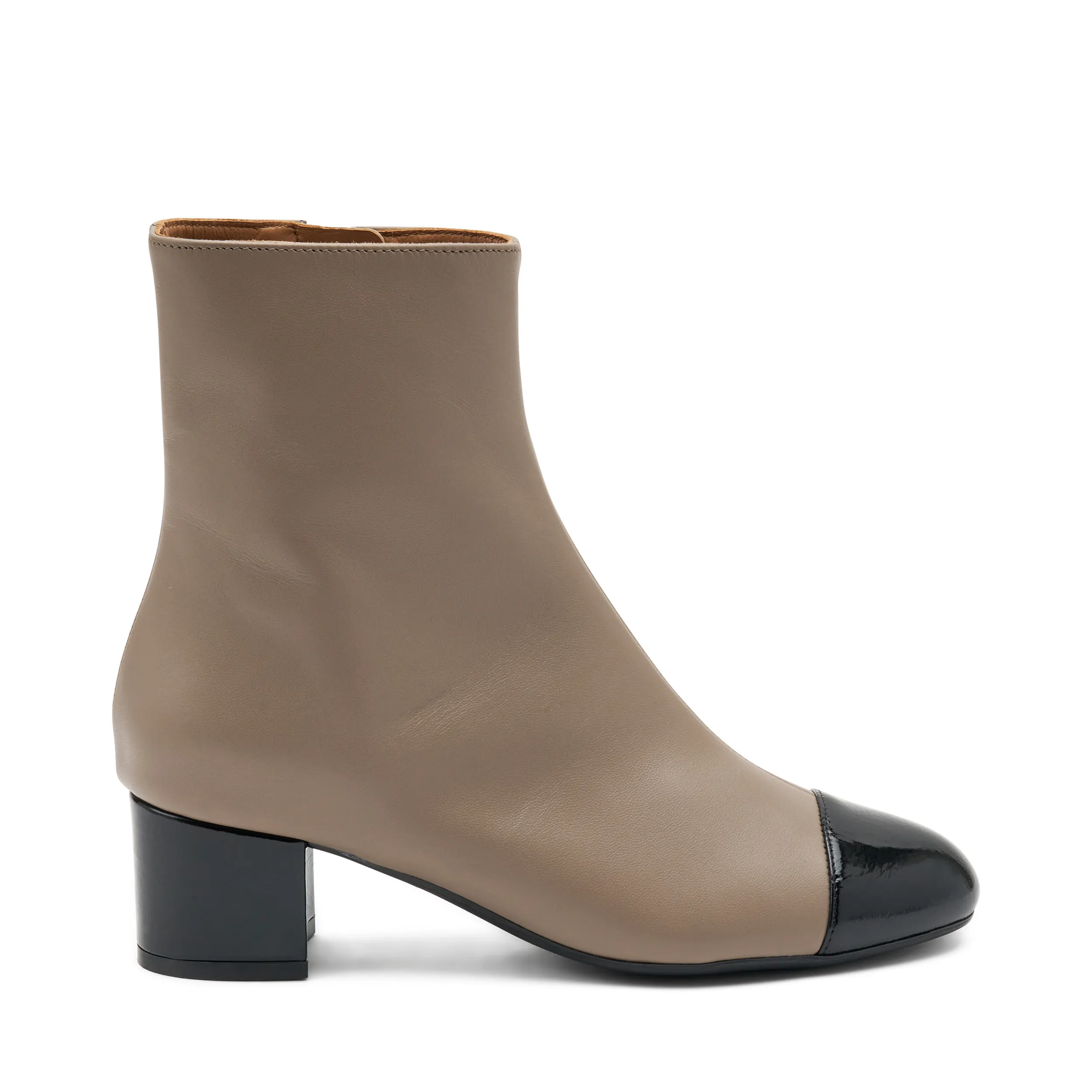 Stivaletto in pelle con inserti in vernice