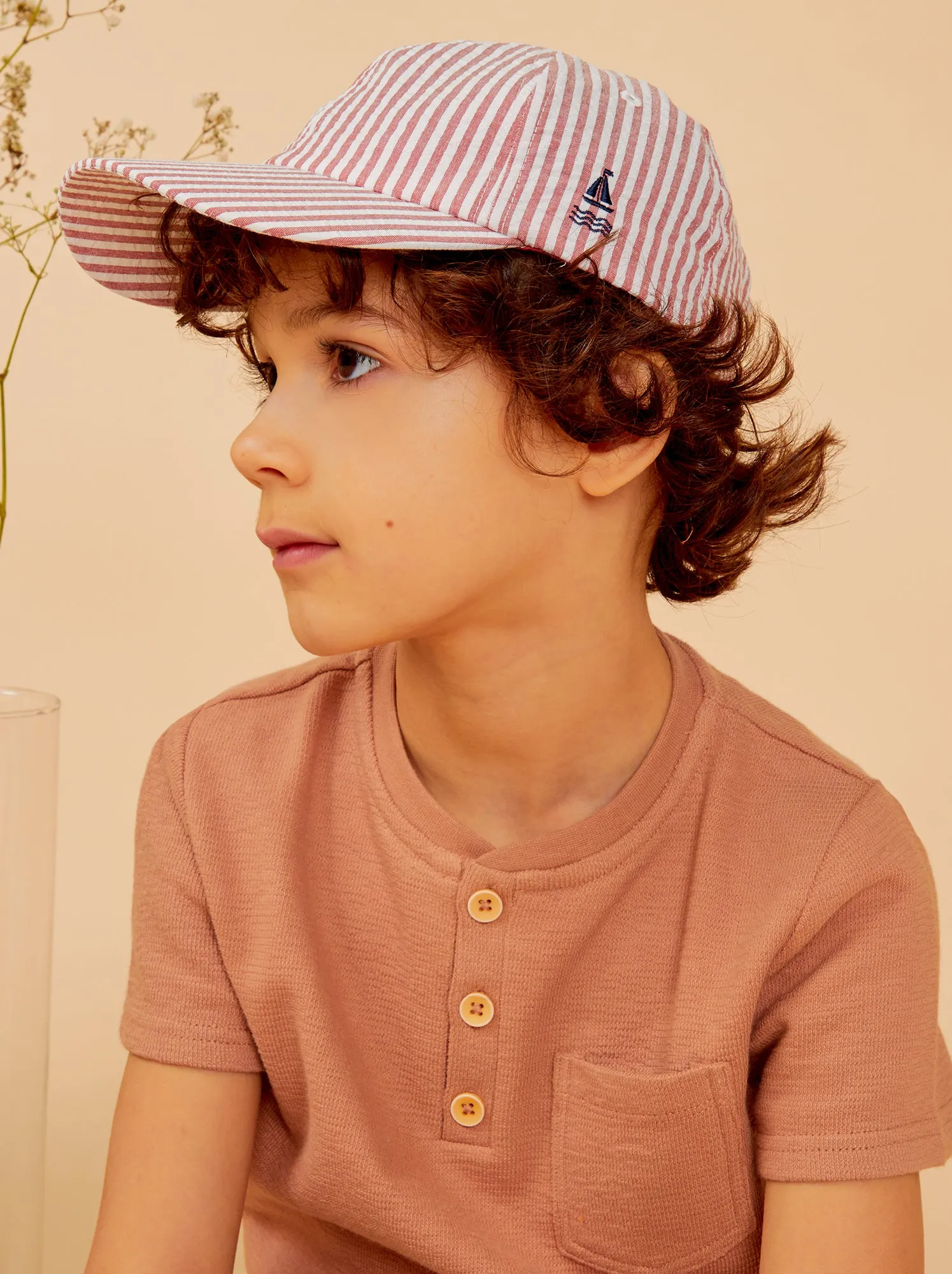 T-shirt in cotone collo serafino - MARRONE