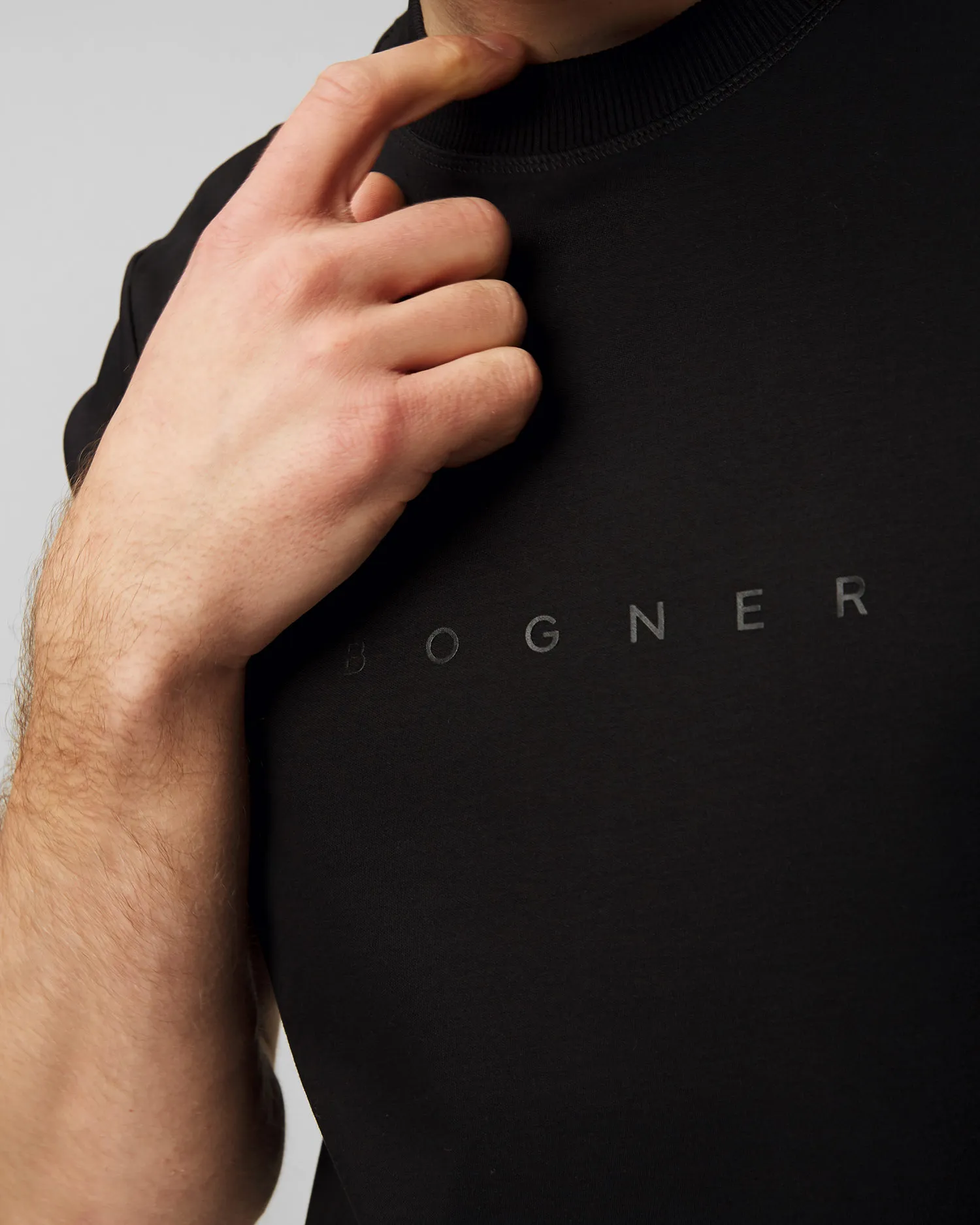 T-shirt nera da uomo BOGNER Ryan 58088299-26