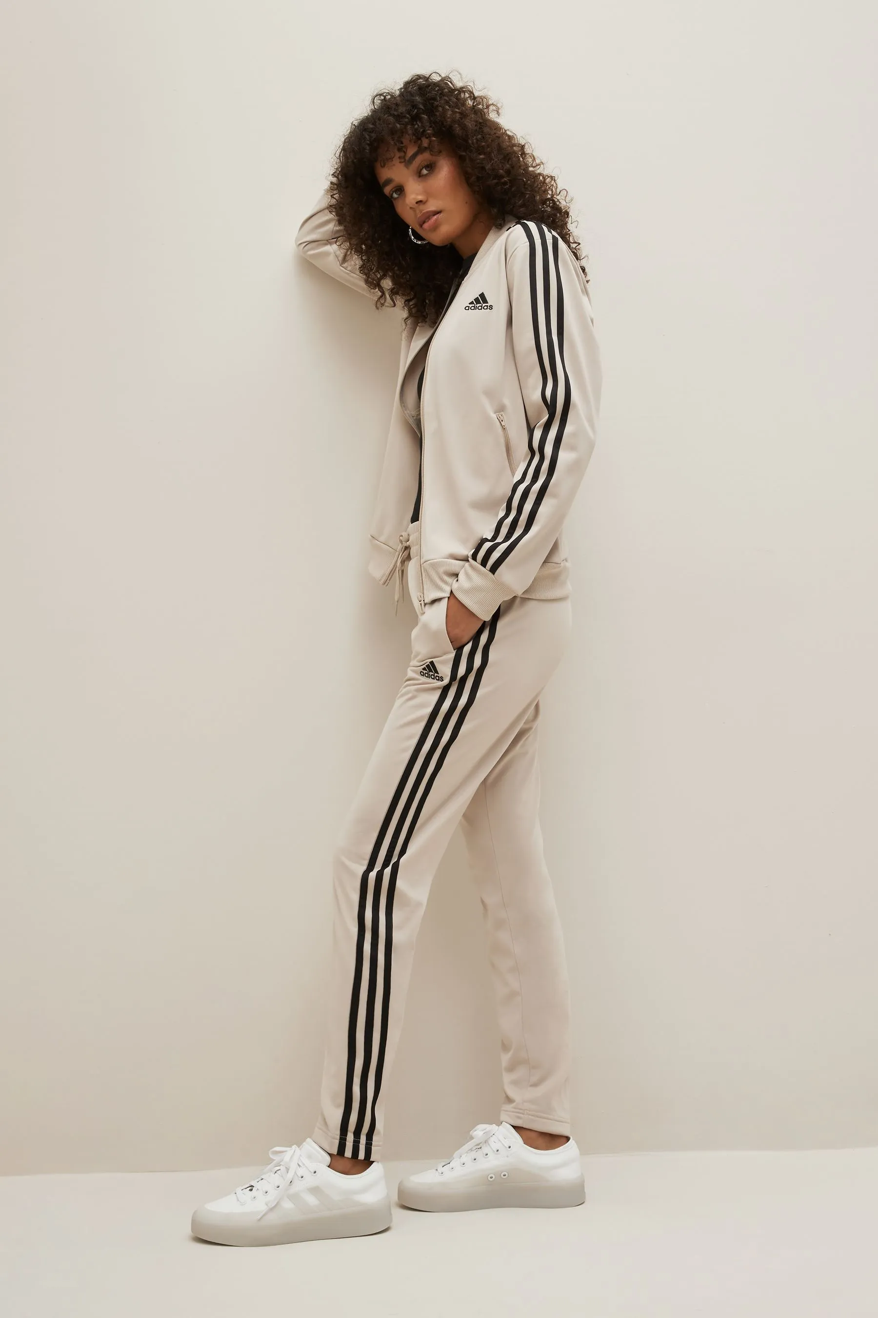 Tuta adidas Essentials con 3 strisce