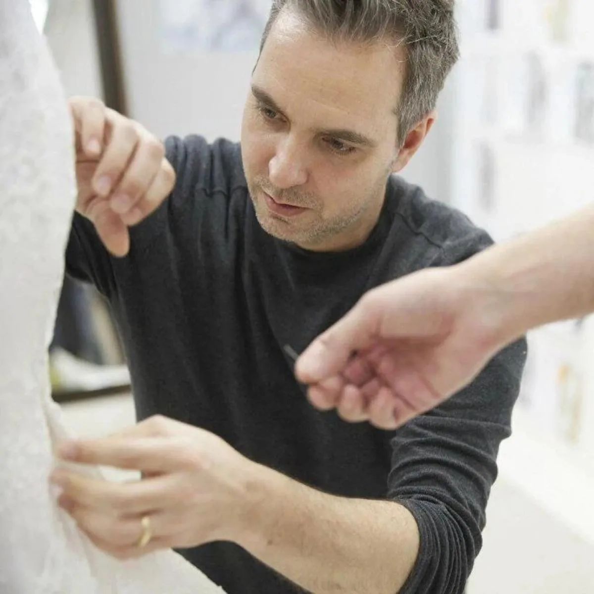 Tuta formale nera alla moda con una spalla Tuta da donna Abito da sera con volant in tulle elasticizzato con spacco profondo Tut