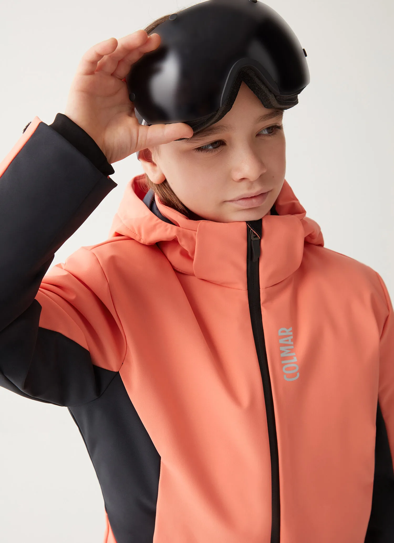 Two-tone ski jacket in recycled fabric