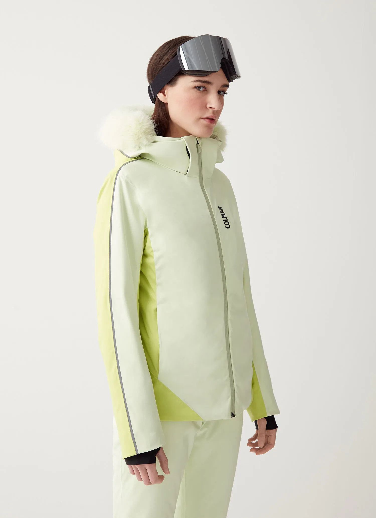 Two-tone ski jacket with hood