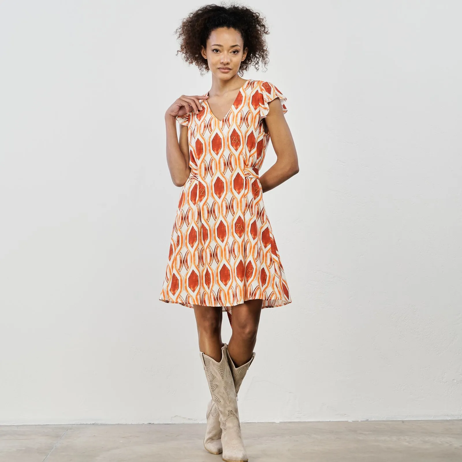 Vestito midi arancione con stampa geometrica